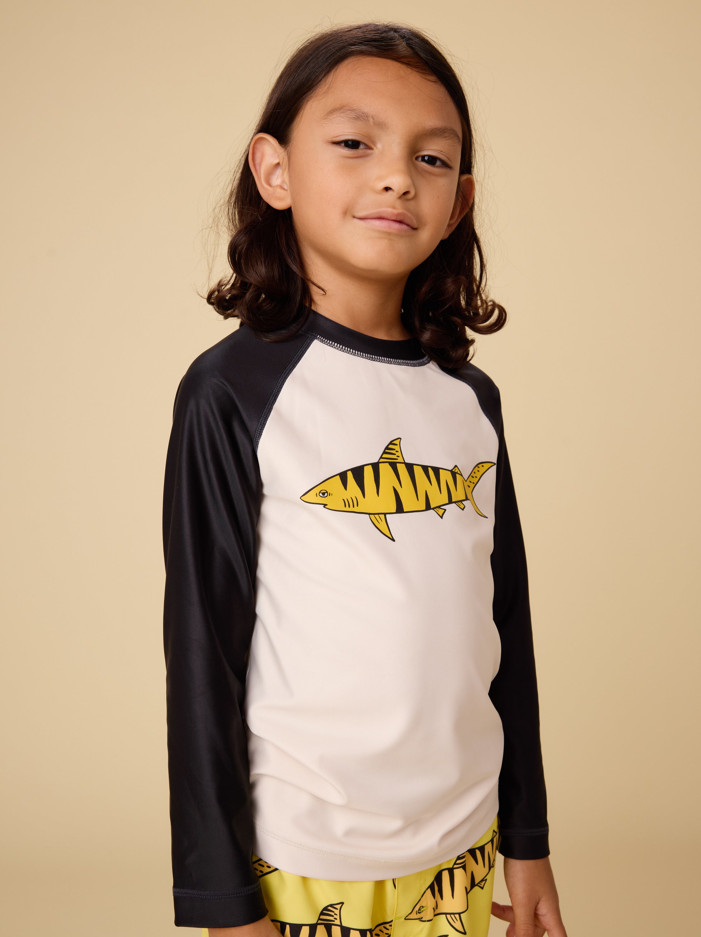 Boy Chalk Long Sleeve Graphic Rash Guard | Tea Collection